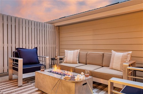 Foto 30 - Pacific Villa by Avantstay Steps From Beach Luxurious & Modern Indoor-outdoor Living