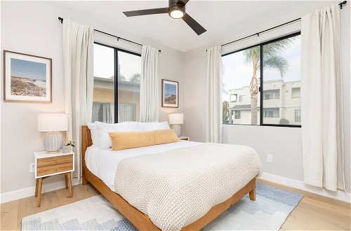 Foto 6 - Pacific Villa by Avantstay Steps From Beach Luxurious & Modern Indoor-outdoor Living