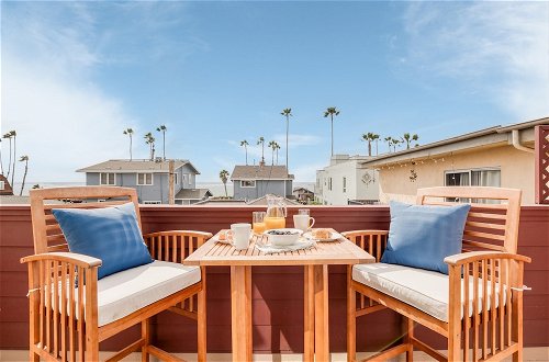 Foto 8 - Pacific Villa by Avantstay Steps From Beach Luxurious & Modern Indoor-outdoor Living