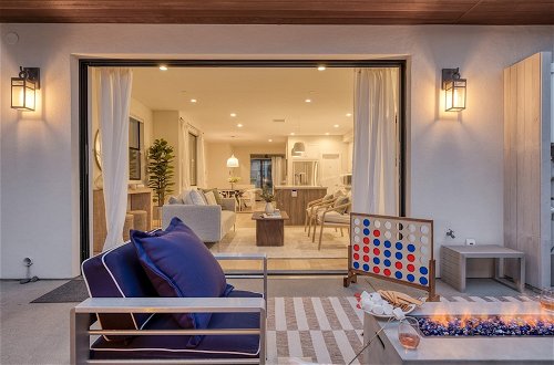 Foto 27 - Pacific Villa by Avantstay Steps From Beach Luxurious & Modern Indoor-outdoor Living