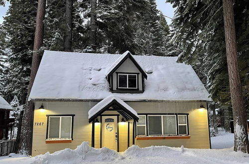 Photo 32 - Sweet Pine Deck + Hot Tub, Cozy Modern Interior Close to Ski Resort