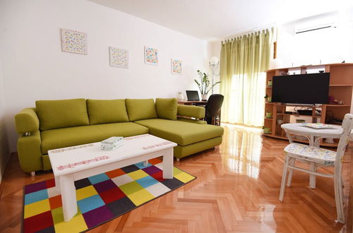 Photo 13 - Close to the Centre, 2-bedroom Apartment Zara Verde