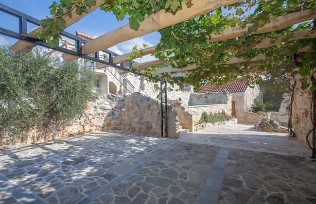 Stonehouse Marina - Estate With A Two Private Pools - Photo 33