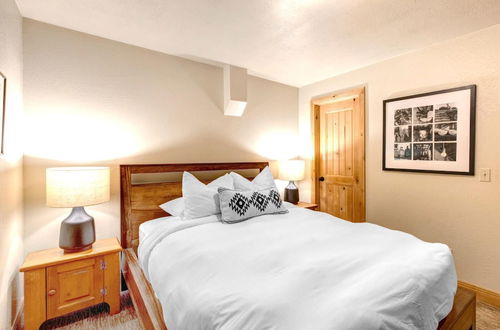 Photo 25 - KBM Resorts: 3-bedroom Home Walk to Park City Mountain Shuttle to Main Street