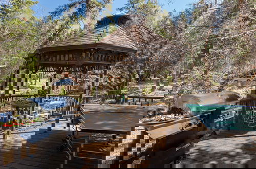 Photo 28 - Turtlebear by Avantstay Stunning Character Cabin w/ Entertainers Patio & Table Tennis!
