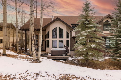 Photo 19 - Highline by Avantstay Breathtaking Mountain Home w/ Hot Tub & Views