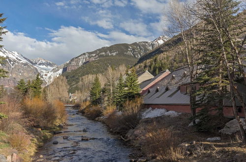 Photo 3 - Cimarron Lodge 22 by Avantstay Ski-in/ski-out Property in Complex w/ Two Hot Tubs! Permit#12986