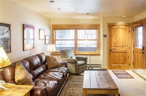 Photo 1 - Cimarron Lodge 22 by Avantstay Ski-in/ski-out Property in Complex w/ Two Hot Tubs! Permit#12986
