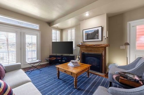 Photo 15 - Silver Star by Avantstay Ideal Park City Location Close to Slopes Hot Tub