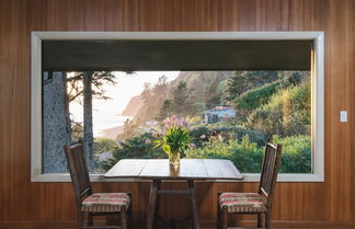 Photo 1 - The Purcell House by Avantstay Surrounded in Lush Greenery w/ Large Yard & Ocean Views