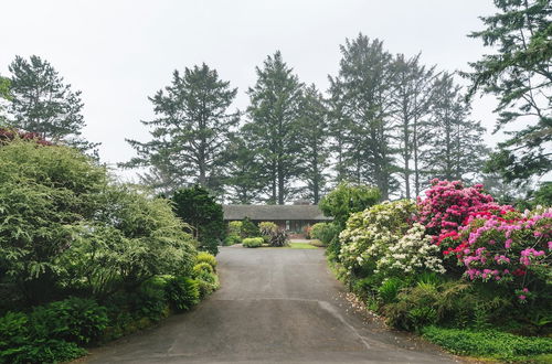 Photo 25 - The Purcell House by Avantstay Surrounded in Lush Greenery w/ Large Yard & Ocean Views