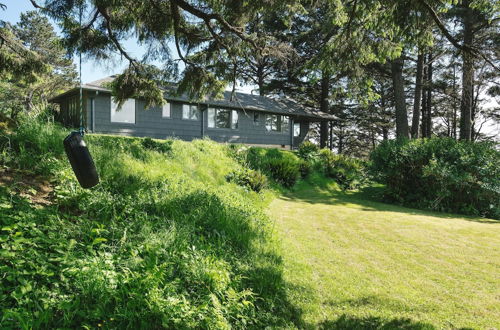 Photo 41 - The Purcell House by Avantstay Surrounded in Lush Greenery w/ Large Yard & Ocean Views