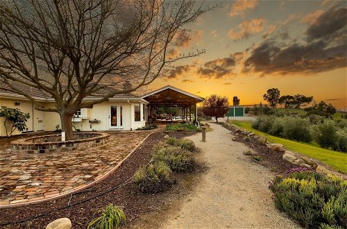 Photo 26 - Olive Ranch by Avantstay Enjoy Sunsets Over the Valley 4.5 Acre Ranch Home