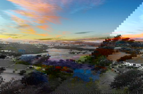 Photo 52 - Olive Ranch by Avantstay Enjoy Sunsets Over the Valley 4.5 Acre Ranch Home
