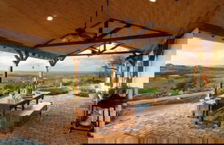 Photo 3 - Olive Ranch by Avantstay Enjoy Sunsets Over the Valley 4.5 Acre Ranch Home