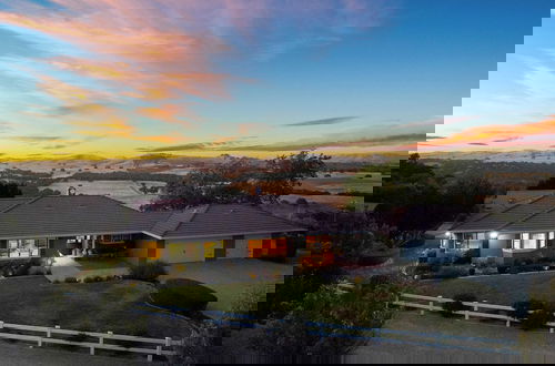Photo 53 - Olive Ranch by Avantstay Enjoy Sunsets Over the Valley 4.5 Acre Ranch Home