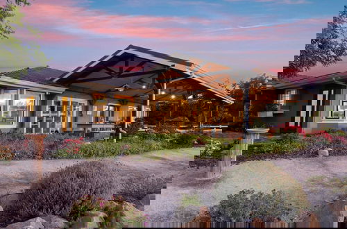 Photo 44 - Olive Ranch by Avantstay Enjoy Sunsets Over the Valley 4.5 Acre Ranch Home