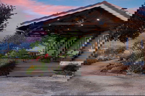 Photo 45 - Olive Ranch by Avantstay Enjoy Sunsets Over the Valley 4.5 Acre Ranch Home