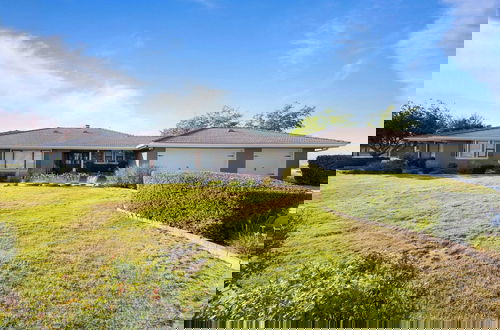 Photo 33 - Olive Ranch by Avantstay Enjoy Sunsets Over the Valley 4.5 Acre Ranch Home