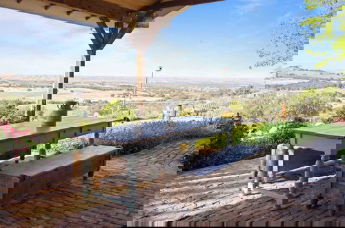Photo 3 - Olive Ranch by Avantstay Enjoy Sunsets Over the Valley 4.5 Acre Ranch Home