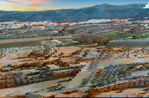 Photo 58 - Olive Ranch by Avantstay Enjoy Sunsets Over the Valley 4.5 Acre Ranch Home