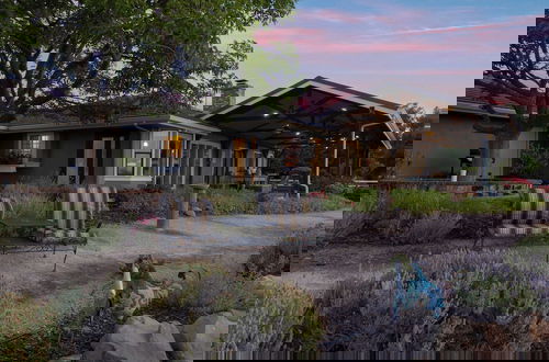 Photo 2 - Olive Ranch by Avantstay Enjoy Sunsets Over the Valley 4.5 Acre Ranch Home