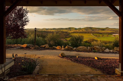 Photo 26 - Olive Ranch by Avantstay Enjoy Sunsets Over the Valley 4.5 Acre Ranch Home