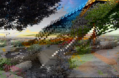 Photo 43 - Olive Ranch by Avantstay Enjoy Sunsets Over the Valley 4.5 Acre Ranch Home