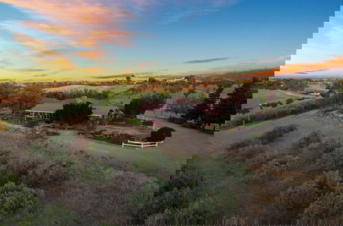 Photo 55 - Olive Ranch by Avantstay Enjoy Sunsets Over the Valley 4.5 Acre Ranch Home