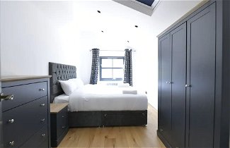 Photo 1 - Contemporary 2 Bedroom Apartment on Columbia Road