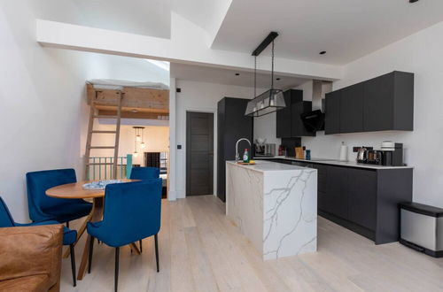 Photo 27 - Contemporary 2 Bedroom Apartment on Columbia Road