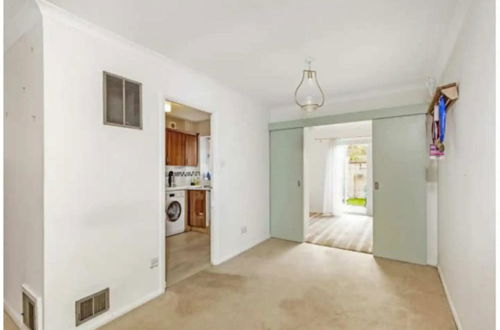 Photo 4 - Charming 2 Bedroom Home in South London With Garden