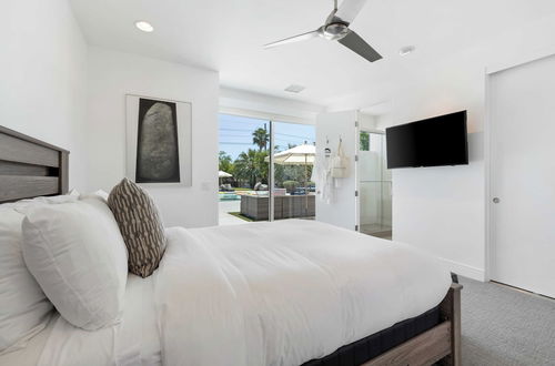 Photo 5 - Polo Villa 7 by Avantstay Features Entertainer's Backyard + Game Room 260316 5 Bedrooms