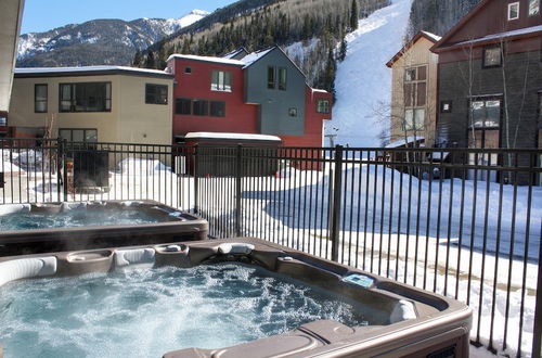 Photo 6 - Cimarron Lodge 20 by Avantstay Ski In/ Ski Out Condo in Ideally Located Complex w/ Hot Tubs