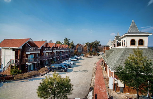 Club Castle - Photo 1