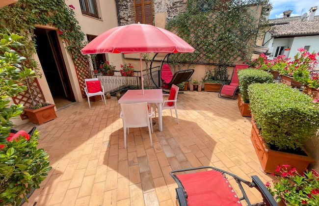 Central Spoleto Apartment With Large Sunny Terrace With Views - Foto 46
