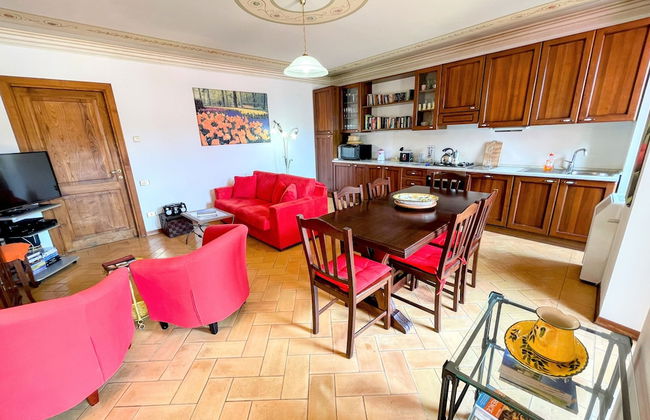 Central Spoleto Apartment With Large Sunny Terrace With Views - Foto 24