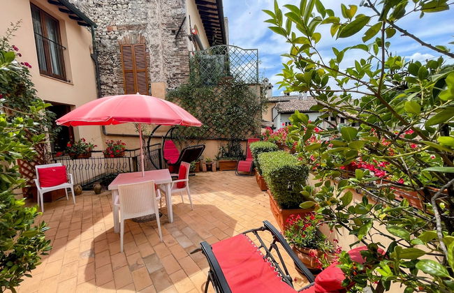 Central Spoleto Apartment With Large Sunny Terrace With Views - Foto 49
