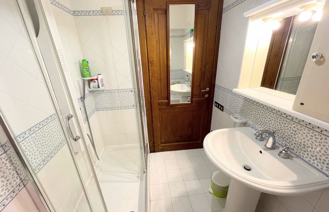 Central Spoleto Apartment With Large Sunny Terrace With Views - Foto 15