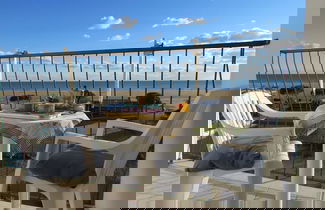 Foto 1 - Beachfront Flat With View