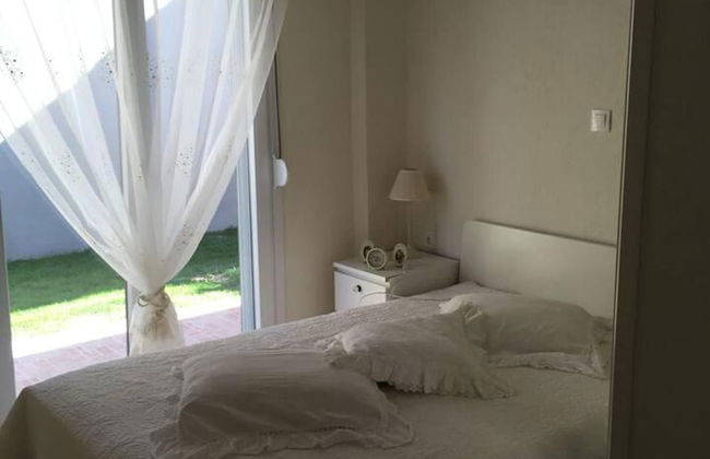 Inviting 2-bed Apartment in Nikiti, Greece - Foto 3