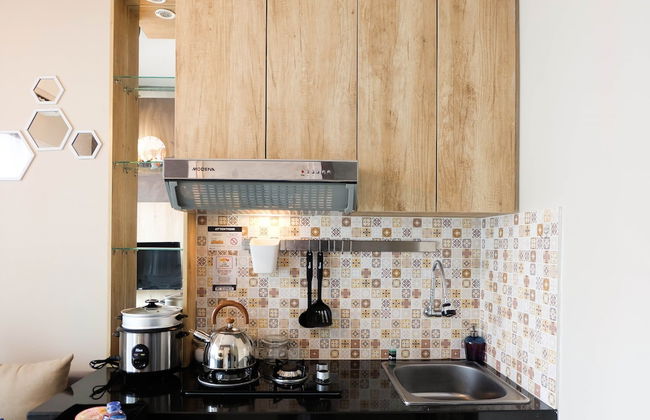 Modern and Bright 2BR Green Pramuka Apartment - Foto 9