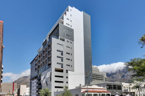 Photo 15 - Luxury Table Mountain Balcony Apartment