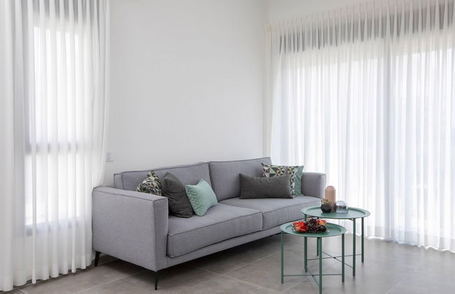 Chic Sea View Balcony Escape by Sea N' Rent - Photo 12