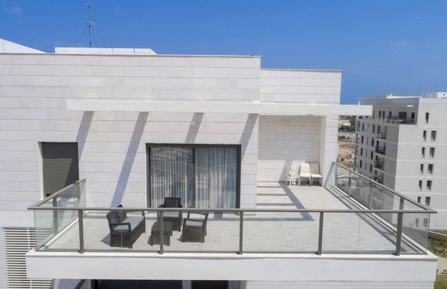 Chic Sea View Balcony Escape by Sea N' Rent - Photo 13