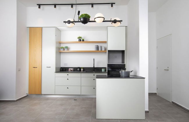 Chic Sea View Balcony Escape by Sea N' Rent - Photo 8