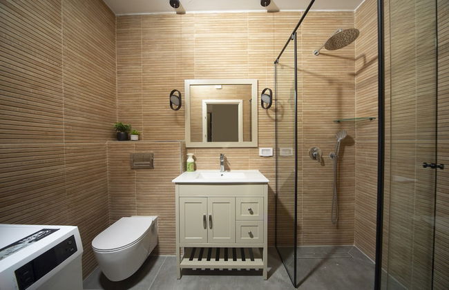 Chic Sea View Balcony Escape by Sea N' Rent - Photo 15