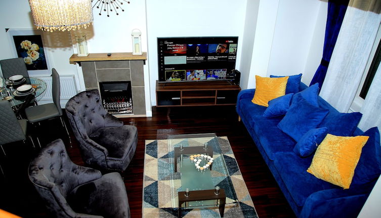 Photo 1 - A Modern, Comfy Newly Remodeled 2bd House