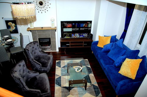 Photo 1 - A Modern, Comfy Newly Remodeled 2bd House