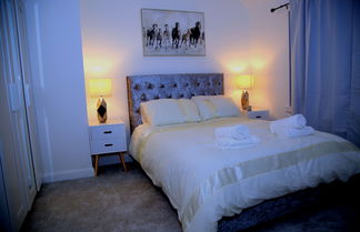 Photo 3 - A Modern, Comfy Newly Remodeled 2bd House